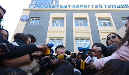 Мөрийтэй тоглоомын хамсаатан цагдаа нар уу?